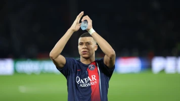 Mbappé salue les fans du PSG malgré les rumeurs de départ pour Madrid