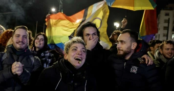 La Grèce légalise le mariage et l'adoption de personnes de même sexe : Un pas vers l'égalité