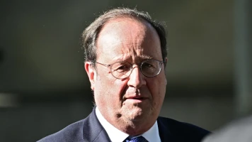 François Hollande compare Gabriel Attal et Nicolas Sarkozy sur la crise du logement