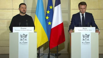 Macron condamne la Russie pour la mort de Navalny, honore son héritage et renforce les liens entre la France et l'Ukraine