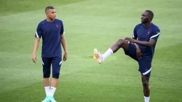 Victoire du PSG grâce à Mbappé, incertitude sur son avenir au club