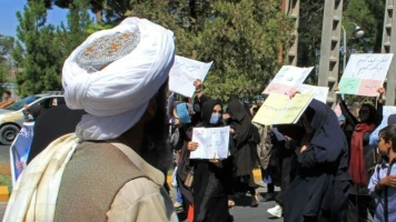 58% des femmes afghanes trouvent le décret du voile strict - Enquête ONU