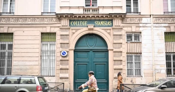 Collège Stanislas: Accès à la Piscine et au Gymnase pour les Sénateurs