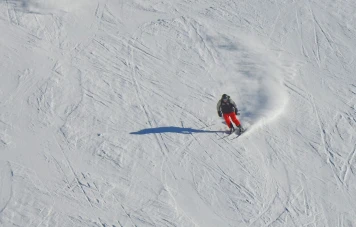 Amis belges arrêtés pour excès de vitesse sur piste de ski en Italie