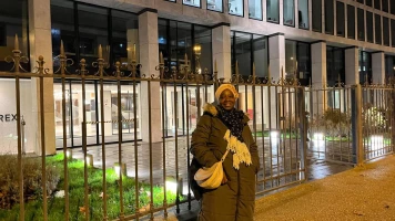 Djeneba: Mère de Quatre, Femme de Ménage, et Travailleuse Inépuisable