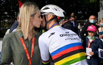 Marion Rousse défend Julian Alaphilippe contre les critiques de Patrick Lefevere