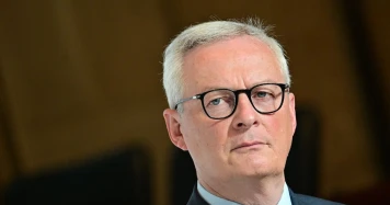 France réduit l'objectif de croissance 2024, cherche 10 milliards d'économies