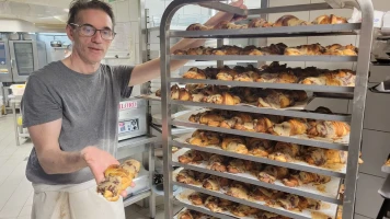 Découvrez le Crookie: Fusion de Croissant et Cookie, Star de TikTok à Paris