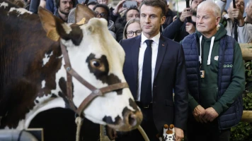 Le président arrive au Parc des expositions dans une tension élevée