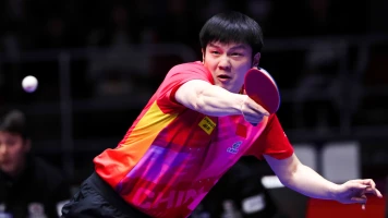 Équipe de France de Tennis de Table: Défi Final Contre la Chine Dominante