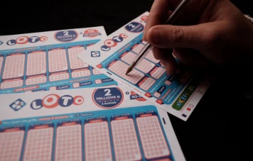 Chanceux gagnant du Loto à Bart partage ses gains avec le tabac-presse