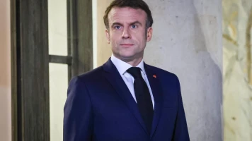 Macron convoque une réunion pour soutenir l'Ukraine, Zelensky révèle des pertes