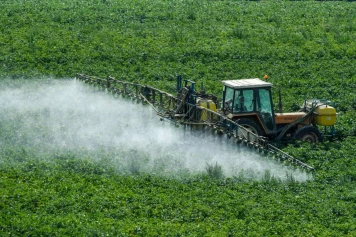 Détérioration de l'environnement: Impact sur les agriculteurs et zones rurales