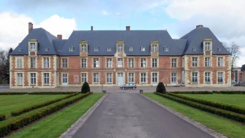 Château de Thiverval-Grignon : Rôle clé dans l'accueil des réfugiés d'Afrique de l'Est