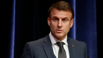 Macron Admet le Chaos au Salon de l'Agriculture, Planifie Réunion pour Apaisement