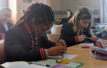 Uniforme scolaire adopté par 732 élèves à Béziers pour la cohésion sociale