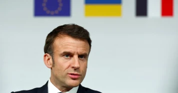 Macron soutient l'Ukraine face à la Russie, possible coalition pour des missiles