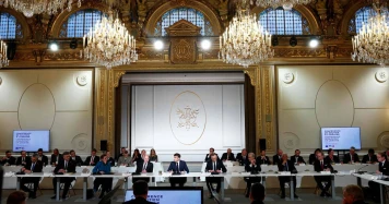 Macron et dirigeants européens renforcent soutien à l'Ukraine, envisagent actions