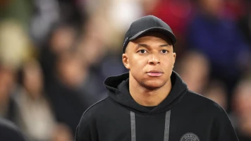 Kylian Mbappé : Remplacé lors du match PSG-Rennes, souriant et saluant les fans