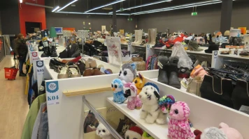 Shop Again à Éragny: Vêtements, Jouets, Outils et Plus - Brocante Permanente