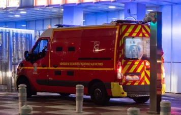 Accident d'autocar sur l'A6 à Eguilly: une adolescente décédée, 12 blessés