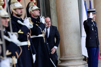 Macron, Hollande et Sarkozy discutent de la crise en Ukraine et de la Russie
