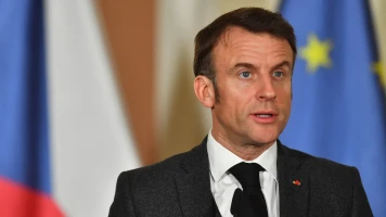 Macron convoque les dirigeants politiques pour discuter de l'Ukraine