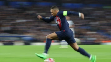 Comparaison de vitesse: Kylian Mbappé vs Usain Bolt, le plus rapide