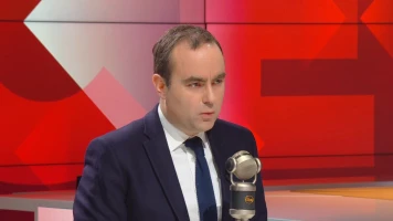 Le ministre français de la défense dément l'envoi de troupes de combat en Ukraine