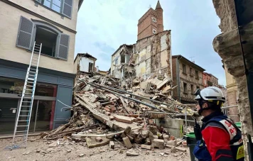 Effondrement d'un bâtiment à Toulouse: 23 personnes évacuées, rue fermée