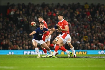 Nolann Le Garrec Brille, Aide la France à Gagner le Match à Cardiff