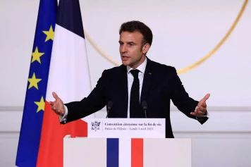 Loi d'Euthanasie Stricte d'Emmanuel Macron: Exclusions et Conditions