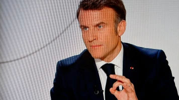 Macron Critiqué pour sa Gestion du Conflit Ukrainien par les Partis Politiques