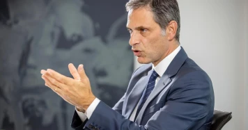 CMA CGM acquiert Altice Media : Un nouveau pôle média pour l'information, le sport et le divertissement