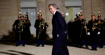 Bernard Arnault de LVMH honoré avec la Légion d'honneur en France