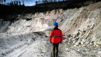 Imerys prévoit première mine de lithium en France: Enjeux et Controverses