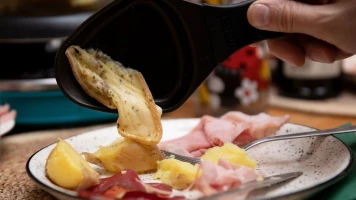 Record de la plus grande raclette à Saint-Étienne, 2300 participants