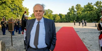 Frédéric Mitterrand: Un homme de culture aux multiples talents et passions