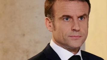 Moscou: Emmanuel Macron "condamne fermement l'attaque terroriste" revendiquée par Daesh