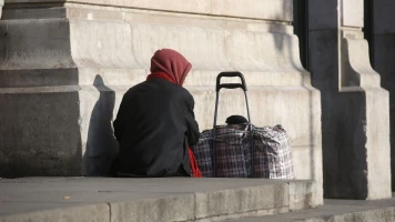 Maire d'Orléans Condamne Transfert Secret de Migrants SDF de Paris