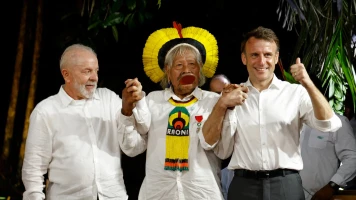Macron honore Raoni Metuktire pour sa défense de l'Amazonie
