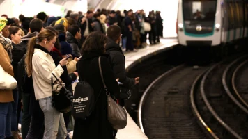 Retour de Secret Story: Annonce Originale par 'La Voix' dans le Métro Parisien