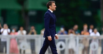 Réservation Air France pour Costumes du Président Macron: Paris-Rio