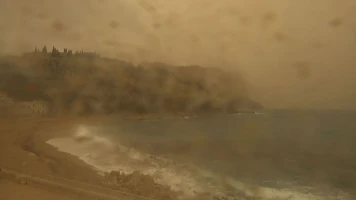 Poussière et sable du Sahara Teintes Ocre ciel sur la Méditerranée et le Jura