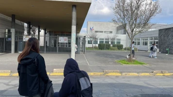 Adolescent arrêté pour menaces contre écoles, enquête judiciaire en cours
