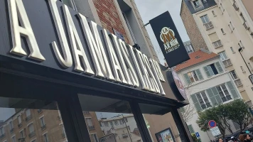 Réactions mixtes à l'enseigne du restaurant "À jamais les 1er" à Clichy