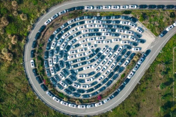 Coûts de Production des Voitures Électriques: Impact des Batteries et Solutions