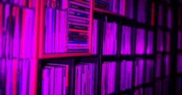 Jeunes Français soutiennent artistes par achat de CD et vinyles en 2023