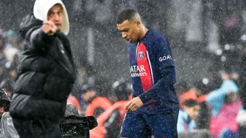 Kylian Mbappé déçu après substitution lors du match contre Marseille