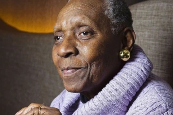 Maryse Condé : la lauréate du prix Nobel explore le monde postcolonial et les identités noires